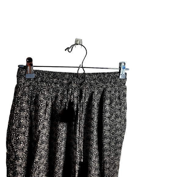 Knox Rose Gaucho Print Pants. Perfect Condition! - Picture 2 of 4